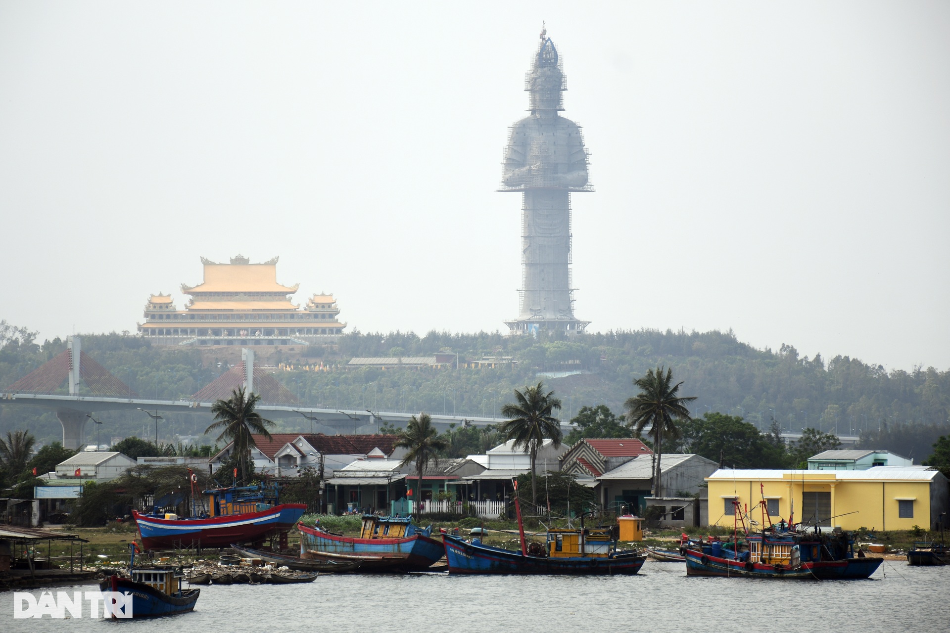 Tượng Quan Âm cao nhất Đông Nam Á nằm bên bờ sông Trà - 6