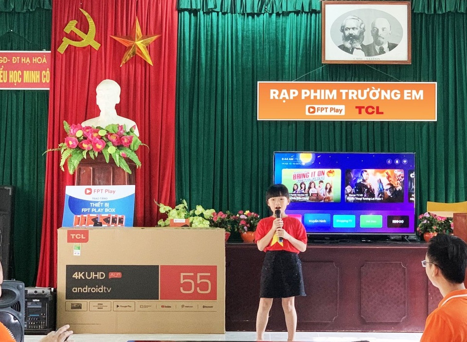 TCL kết thúc hành trình trao tặng 100 chiếc tivi đầy ý nghĩa với Rạp Phim Trường Em 2020 - 4 TCL kết thúc hành trình trao tặng 100 chiếc tivi đầy ý nghĩa với Rạp Phim Trường Em 2020 - 4