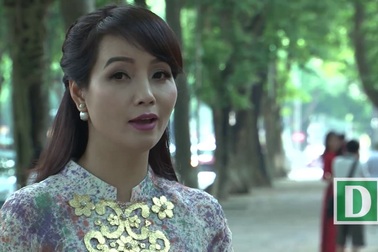 Mai Thu Huyền bật cười tiết lộ cách chồng lưu tên vợ trong điện thoại.