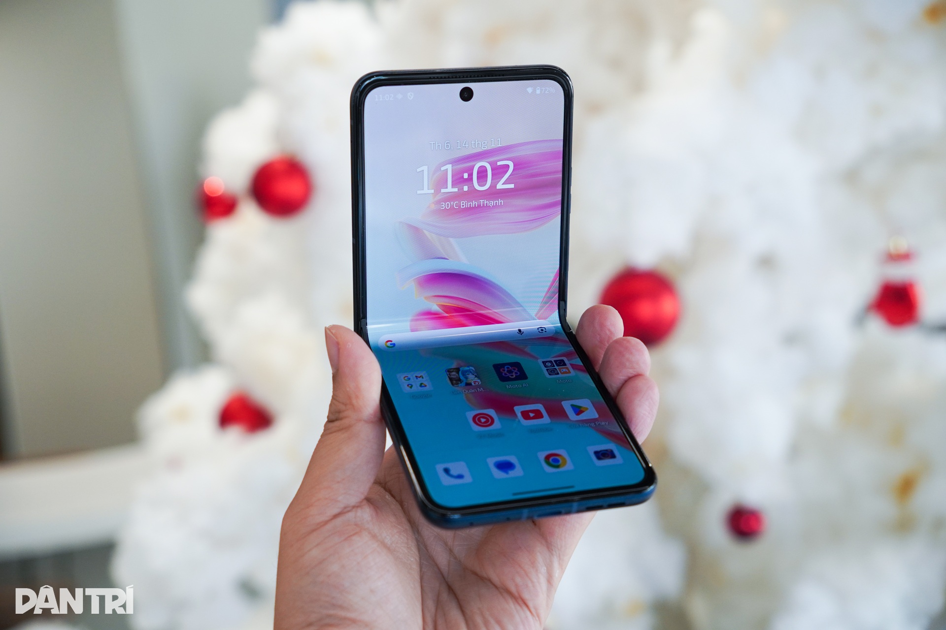 Đánh giá Motorola Razr 60: Có gì để đối đầu Samsung Galaxy Z Flip7 FE? - 13