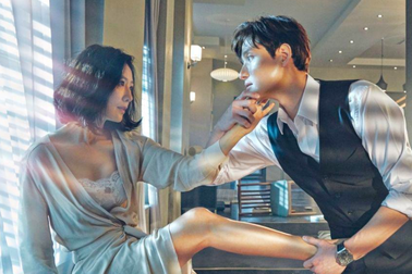 Cái kết "lửng" gây tranh cãi đưa “Thế giới hôn nhân” lập kỷ lục mới