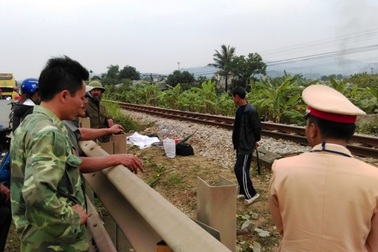 Một phụ nữ bị tàu tông tử vong