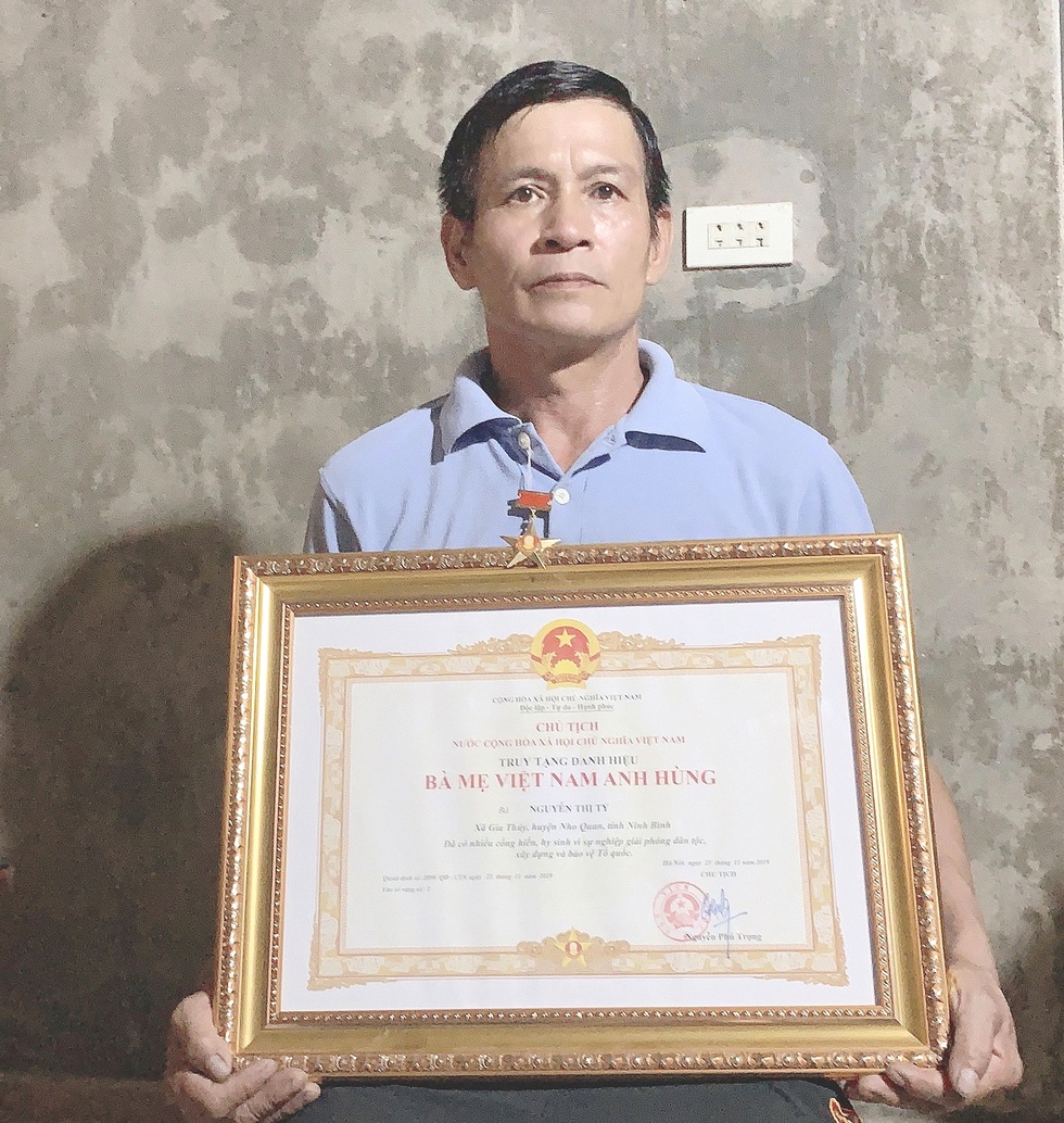 Xúc động câu chuyện về những tấm bằng Tổ quốc ghi công - 2 Xúc động câu chuyện về những tấm bằng Tổ quốc ghi công - 2