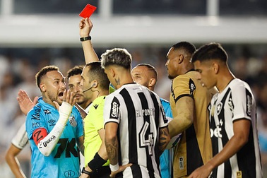 Neymar dính thẻ đỏ lãng xẹt, CĐV vô cùng chán nản