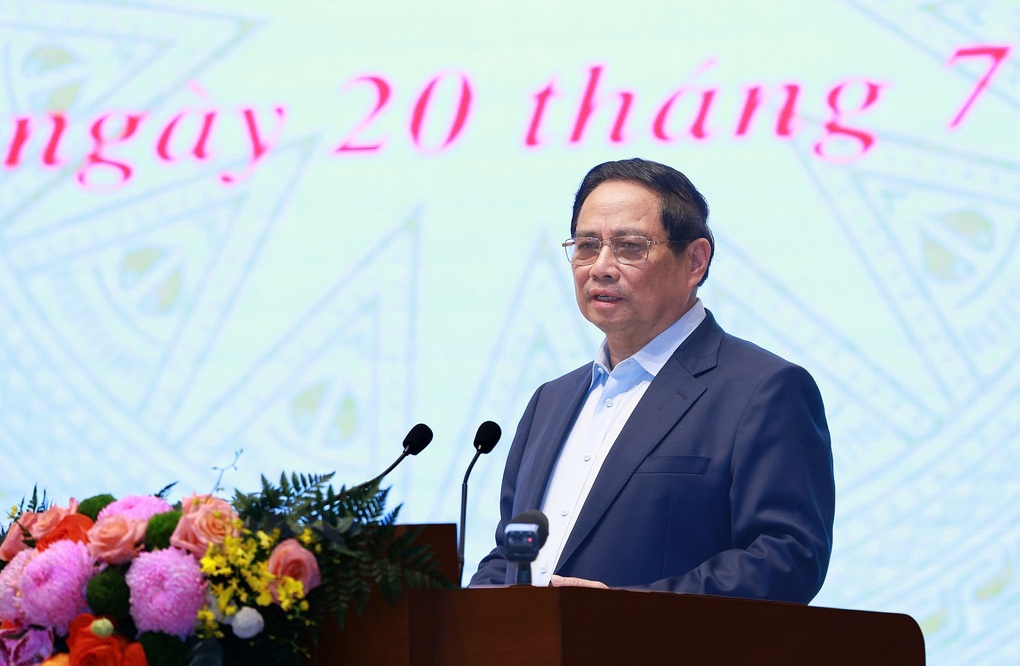 رئيس الوزراء: معاملة خاصة لجذب 100 خبير بارز للعودة إلى الوطن - 1 Thủ tướng: Đãi ngộ đặc biệt để thu hút 100 chuyên gia hàng đầu về nước - 1