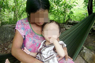 Giải cứu mẹ con “người rừng”