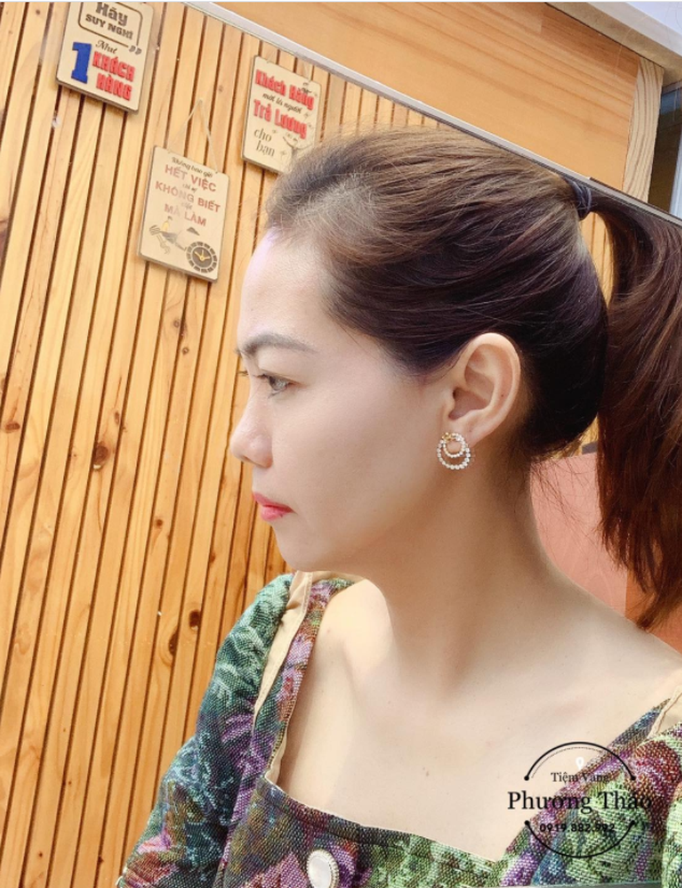 Tiệm vàng Phương Thảo chia sẻ bí quyết chọn bông tai phù hợp - 1 Tiệm vàng Phương Thảo chia sẻ bí quyết chọn bông tai phù hợp - 1