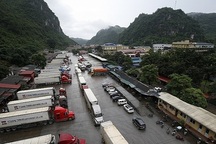 Trung Quốc chậm mở cửa khẩu: Hàng loạt container nông sản phải "quay đầu"