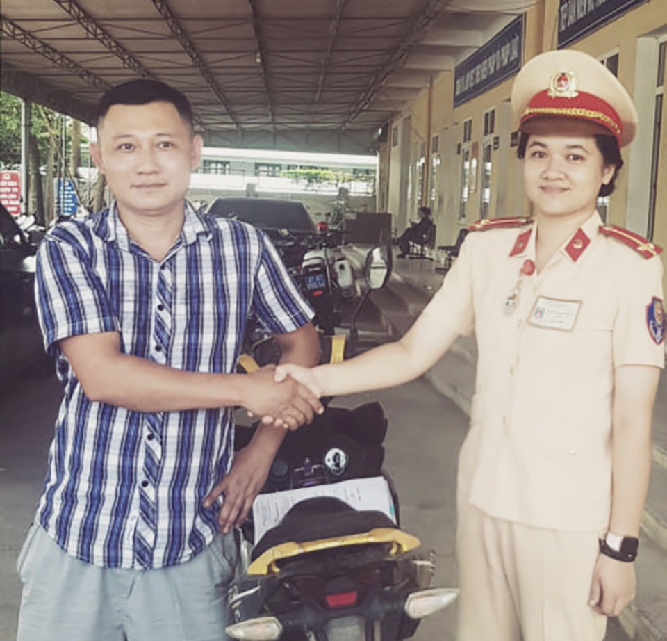 Phát hiện mua phải xe gian vì chuyển hướng không... xi nhan - 1 Phát hiện mua phải xe gian vì chuyển hướng không... xi nhan - 1