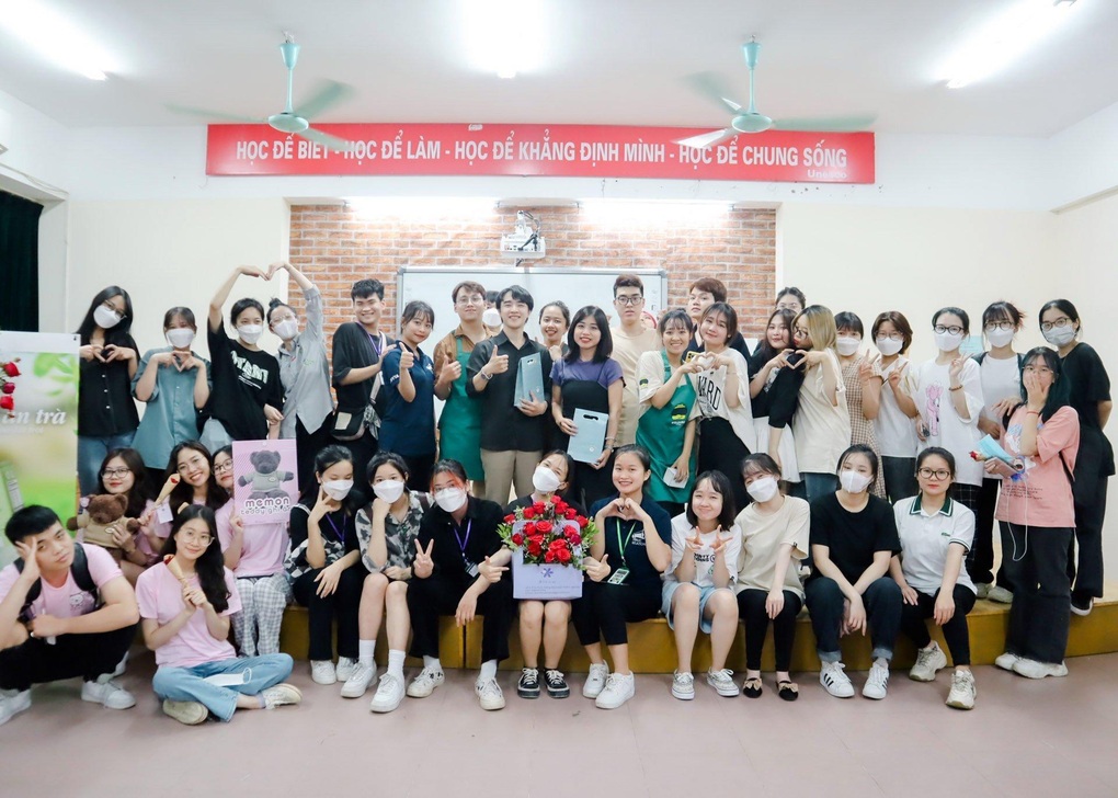 Câu chuyện truyền cảm hứng từ thầy giáo trẻ tài năng - cứ đi là sẽ đến - 2