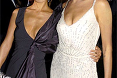 Bạch Linh cũng bị vẻ quyến rũ của Angelina "hớp hồn"