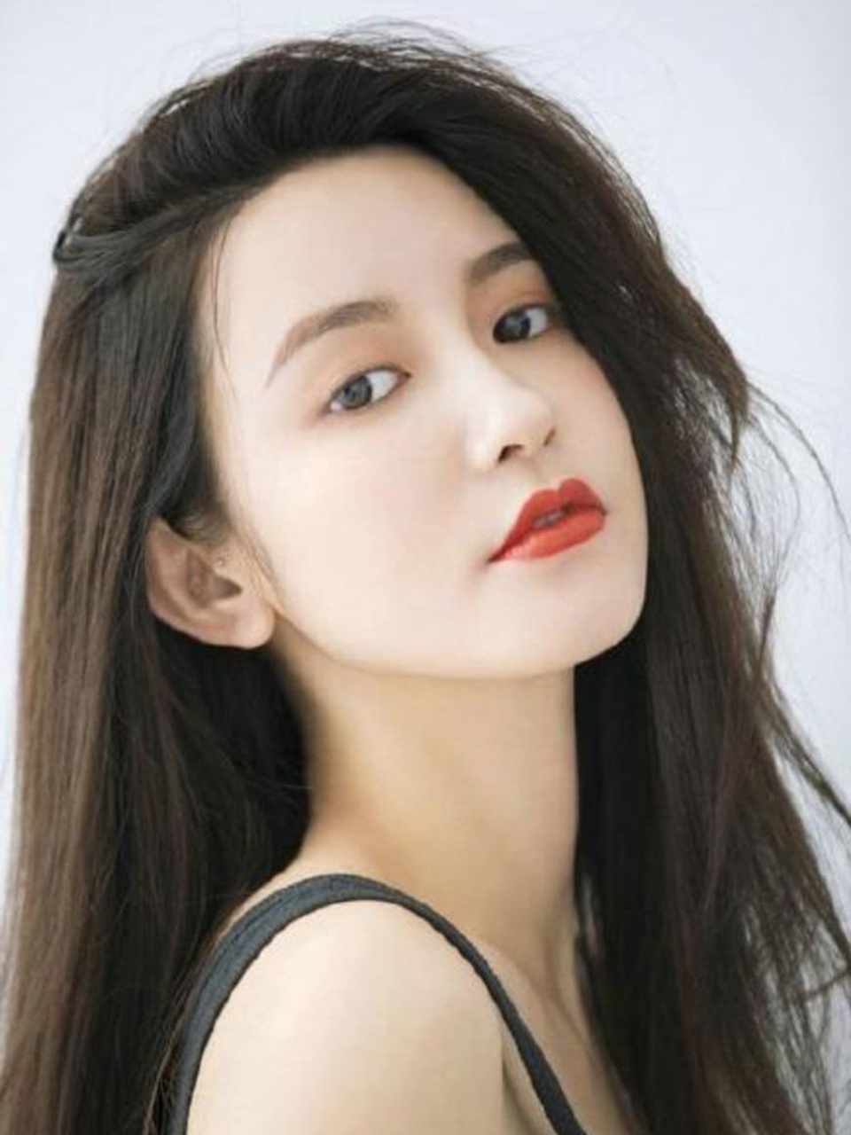 Hotgirl 8x nói gì trước tin đồn mang thai với cựu chủ tịch Taobao - 1 Hotgirl 8x nói gì trước tin đồn mang thai với cựu chủ tịch Taobao - 1