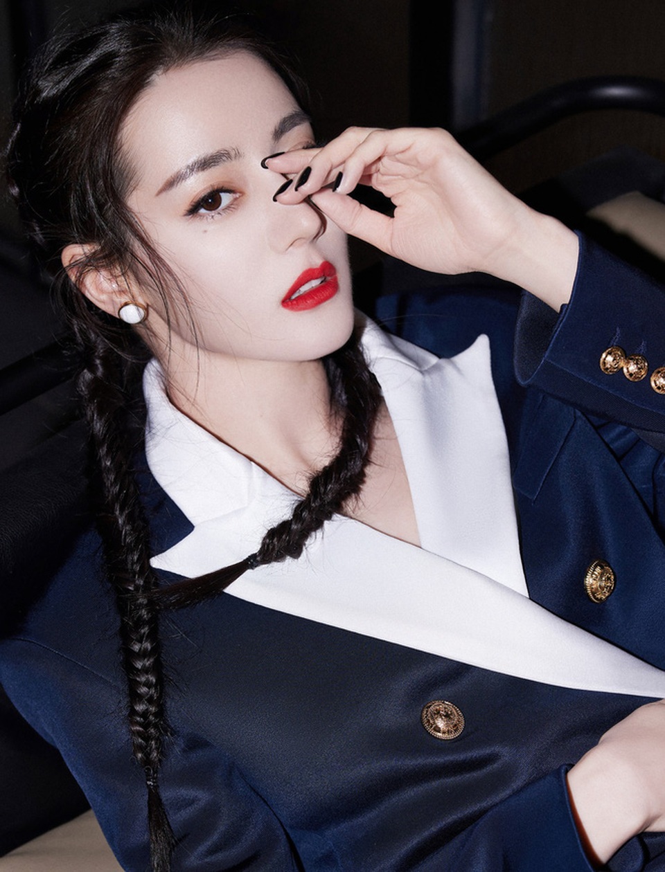 Địch Lệ Nhiệt Ba ngày càng sành điệu, quyến rũ - 1