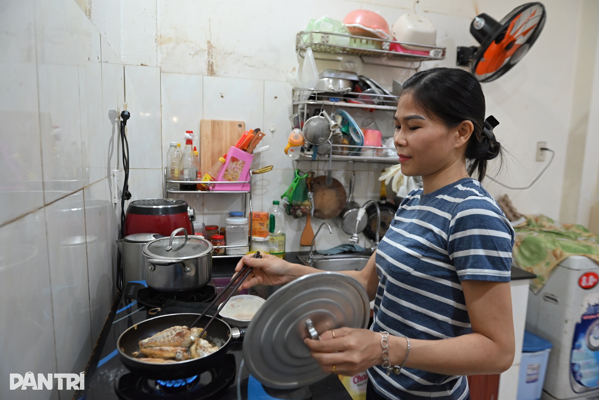 Hiện trạng dãy nhà 43 căn xây sai phép có nguy cơ bị tháo dỡ ở TPHCM - 4 Hiện trạng dãy nhà 43 căn xây sai phép có nguy cơ bị tháo dỡ ở TPHCM - 4