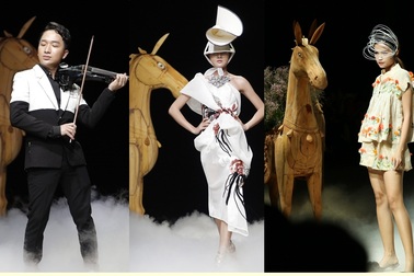 Dàn chân dài phiêu trong tiếng violin cùng những chú ngựa gỗ kiêu hãnh