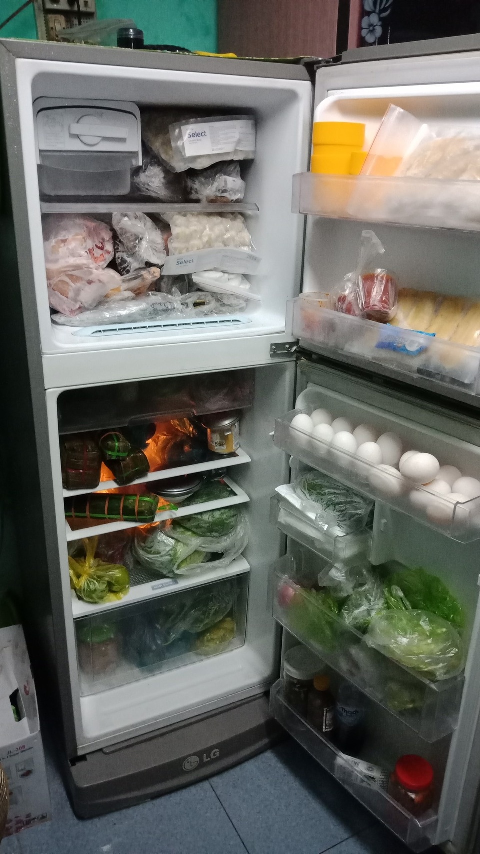 Tết choáng váng với những chiếc tủ lạnh nhồi đầy thực phẩm - 2 Tết choáng váng với những chiếc tủ lạnh nhồi đầy thực phẩm - 2