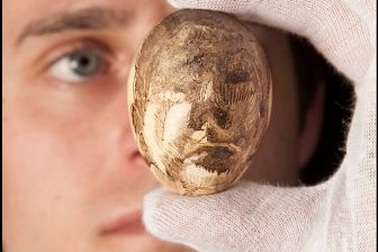 Quả trứng 33 năm tuổi có giá hơn 3 tỷ đồng