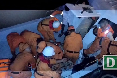 Cứu thuyền viên tàu chở dầu Panama đi ngang qua Biển Đông