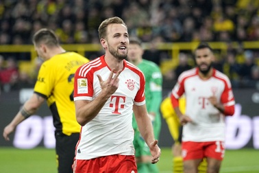 Harry Kane lập hat-trick, Bayern Munich đánh bại Dortmund 4-0