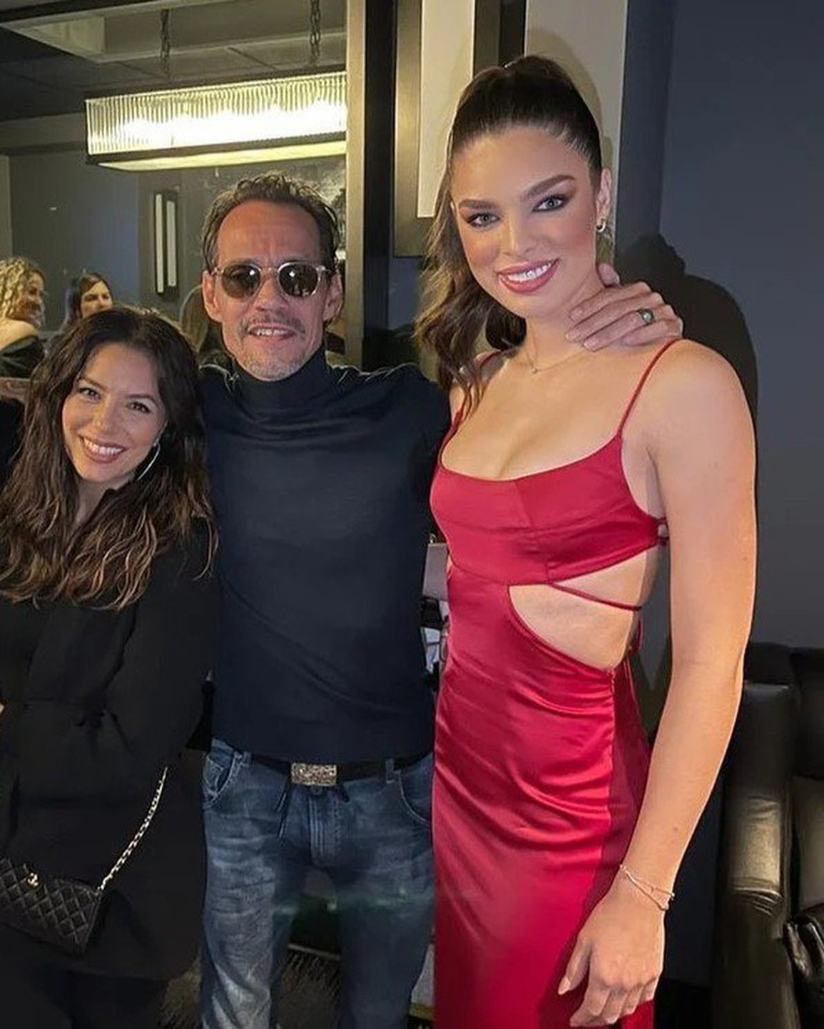 Marc Anthony đính hôn với Á hậu xinh như búp bê, kém 30 tuổi - 3 Marc Anthony đính hôn với Á hậu xinh như búp bê, kém 30 tuổi - 3