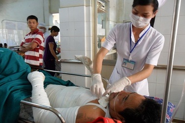 Khuyên con tu chí làm ăn, bị con tẩm xăng đốt