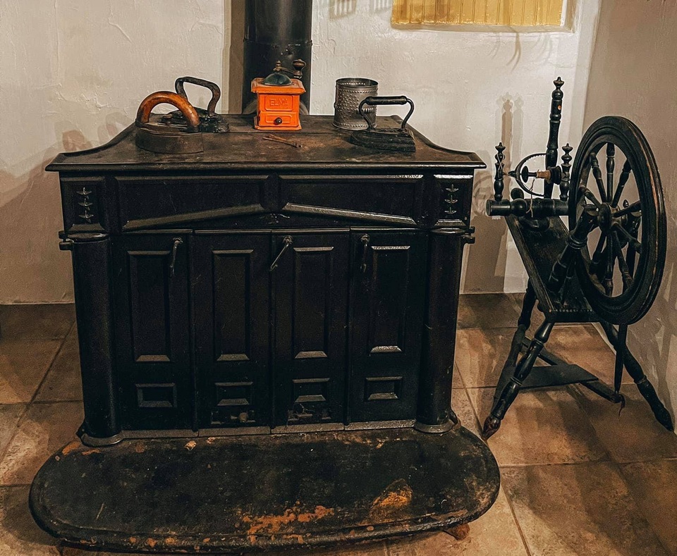 Biệt thự 200 năm tuổi, bên trong toàn đồ cổ quý của gia đình mẹ Việt ở Mỹ - 4 Biệt thự 200 năm tuổi, bên trong toàn đồ cổ quý của gia đình mẹ Việt ở Mỹ - 4
