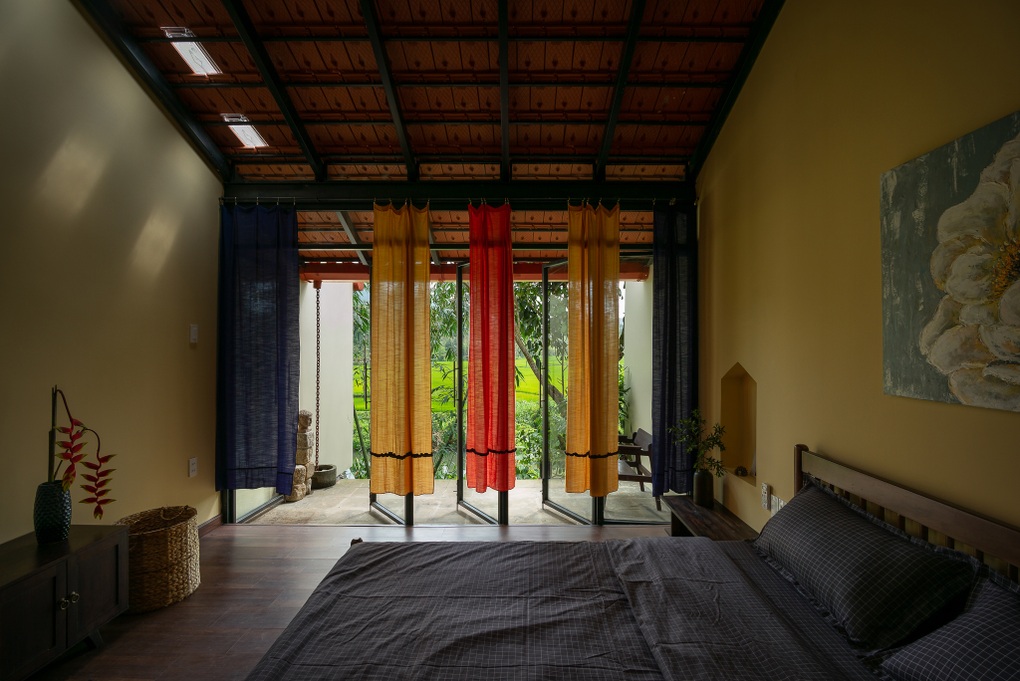 Con trai xây tặng bố mẹ căn nhà trên đồi đẹp như homestay ở Quảng Nam - 9 Con trai xây tặng bố mẹ căn nhà trên đồi đẹp như homestay ở Quảng Nam - 9