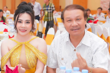 Hoa hậu Phan Kim Oanh rủ Ông Cấn "Quỳnh búp bê" chấm thi nhan sắc