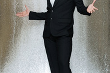 Trịnh Đan Duy Anh bối rối khi hỏi đến ca sĩ Nhật Thu