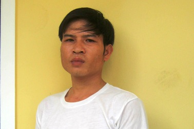 Bố mẹ đi chữa bệnh, con trai cạy két sắt “cuỗm” tài sản trả nợ