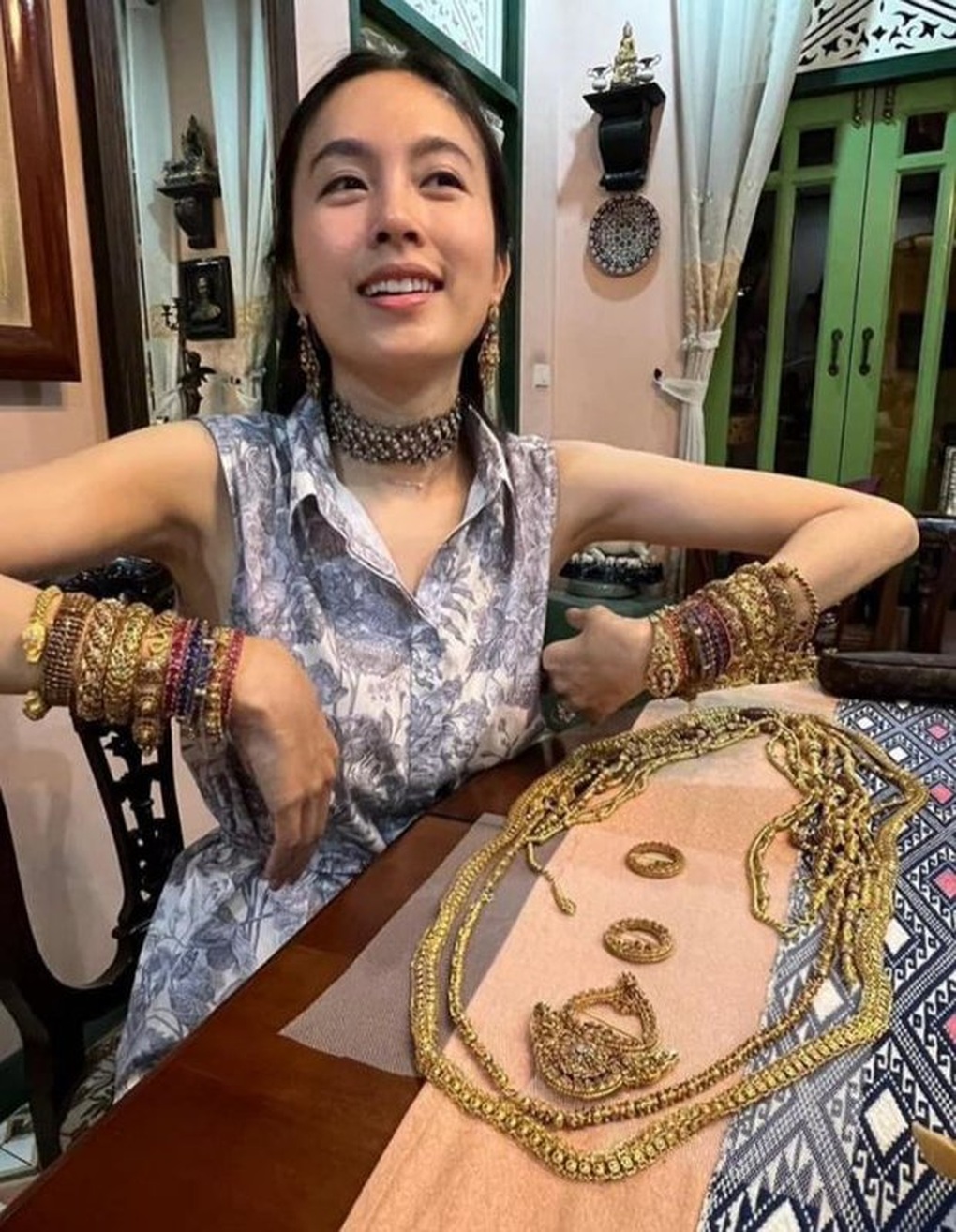 Chuyện tình yêu đẹp như ngôn tình của mỹ nhân chuyển giới và chồng giàu có - 4 Chuyện tình yêu đẹp như ngôn tình của mỹ nhân chuyển giới và chồng giàu có - 4