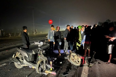 Hai xe máy tông nhau trên quốc lộ, 3 người thương vong