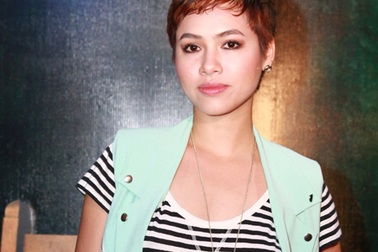 Hoàng My xuất hiện cá tính