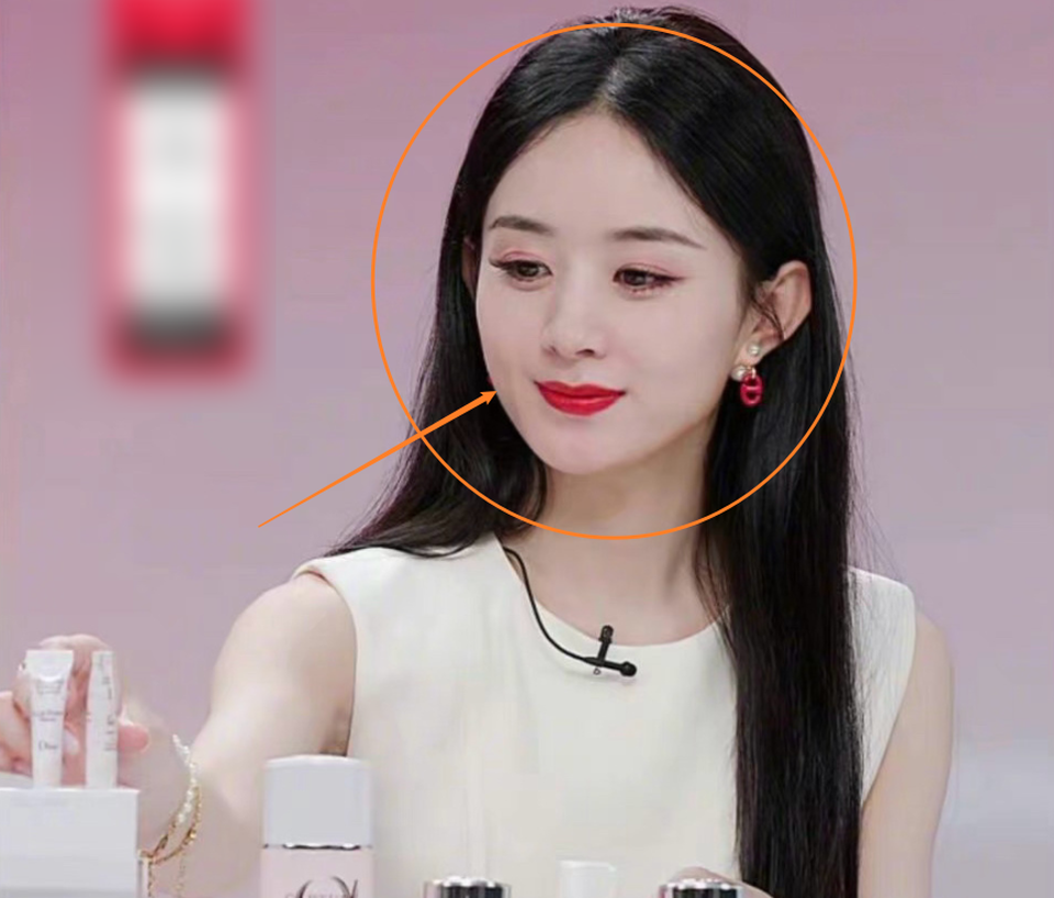 Triệu Lệ Dĩnh xuất hiện rạng ngời giữa bão tin đồn ngoại tình - 2