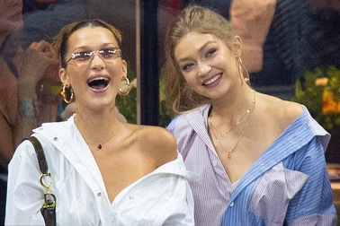 Chị em Hadid sành điệu đi xem tennis