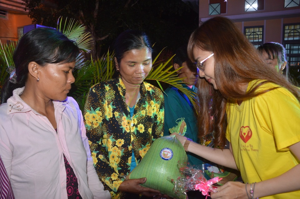 Nữ cán bộ Đoàn 9X người dân tộc Khmer hết mình vì cộng đồng - 2 Nữ cán bộ Đoàn 9X người dân tộc Khmer hết mình vì cộng đồng - 2