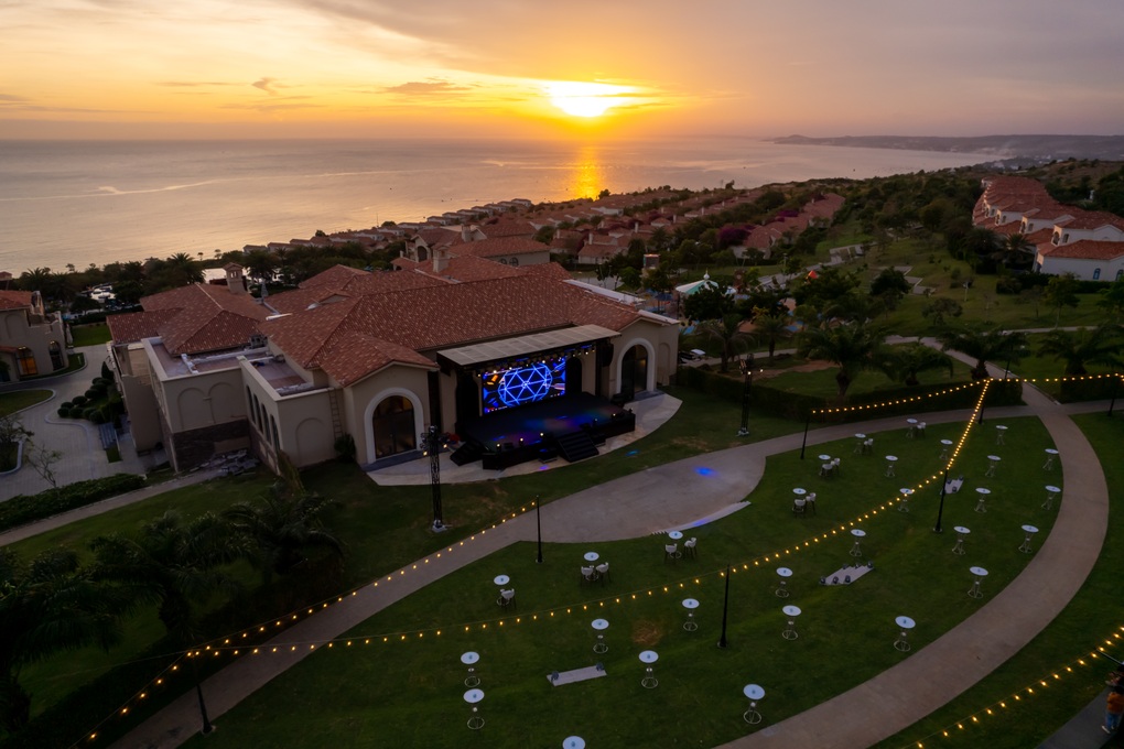 Đón Giáng sinh và năm mới với những trải nghiệm ấn tượng tại Centara Mirage Resort Mũi Né - 6 Đón Giáng sinh và năm mới với những trải nghiệm ấn tượng tại Centara Mirage Resort Mũi Né - 6