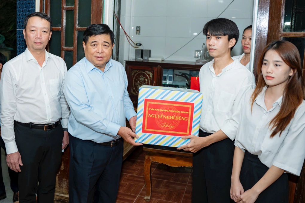 Nhiều tỉnh miền Trung sắp mưa lớn, có nơi trên 700mm - 2 Nhiều tỉnh miền Trung sắp mưa lớn, có nơi trên 700mm - 2