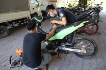 25 quái xế hẹn nhau tụ tập tại trung tâm tỉnh để đua xe trong mùa dịch