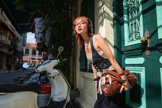 Cô gái Hà Nội săn đồ “sida” vài trăm nghìn đồng như đồ hiệu lên tạp chí - 7