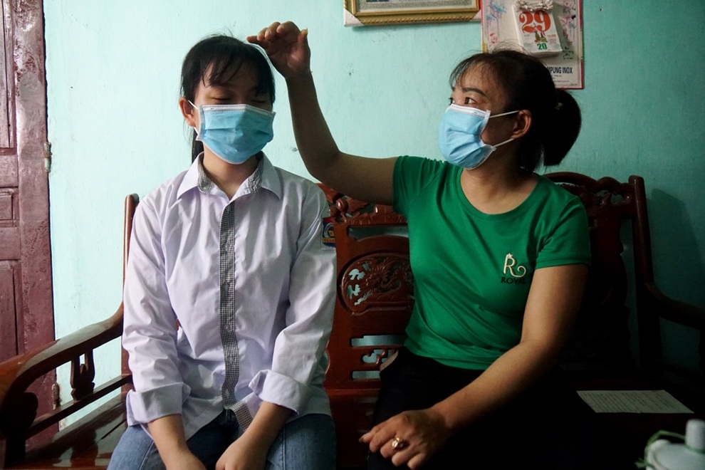 Cô gái có hoàn cảnh vô cùng éo le và ước mơ trở thành sinh viên kiểm toán - 3 Cô gái có hoàn cảnh vô cùng éo le và ước mơ trở thành sinh viên kiểm toán - 3