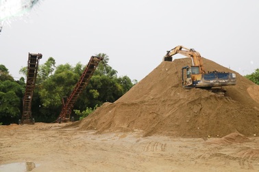 “Nóng” chuyện cát xây dựng giá cao tại Huế: “đau đầu” tìm nguồn cung