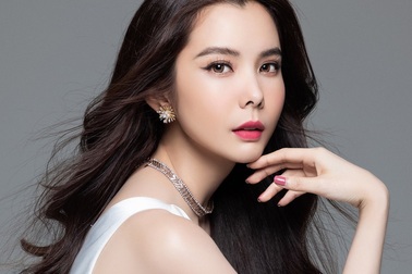 Huỳnh Vy quyến rũ với sắc đen trắng