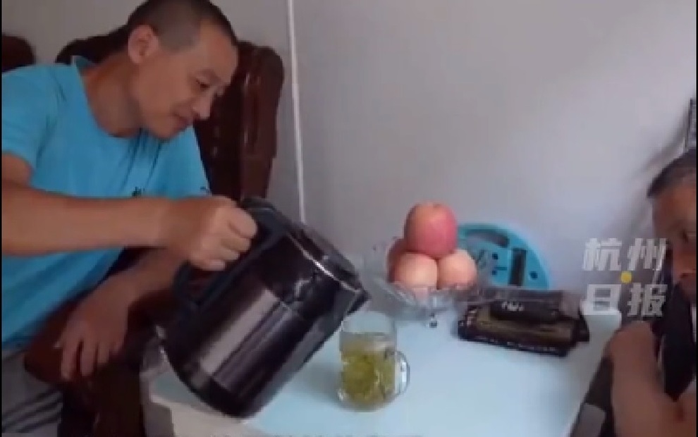 Đưa chồng cũ của vợ về sống cùng, tận tình chăm sóc suốt 16 năm - 3 Đưa chồng cũ của vợ về sống cùng, tận tình chăm sóc suốt 16 năm - 3
