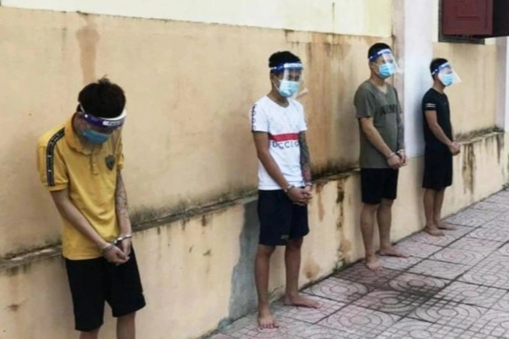 Đóng mác giám đốc doanh nghiệp thuê xe tự lái rồi chiếm đoạt - 2 Đóng mác giám đốc doanh nghiệp thuê xe tự lái rồi chiếm đoạt - 2