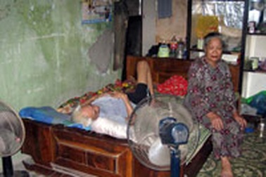 Một hộ dân bị chiếm nhà giữa ban ngày
