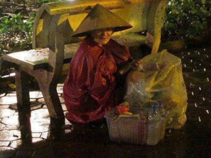"Gánh" đấng sinh thành - Ảnh 2. "Gánh" đấng sinh thành - Ảnh 2.