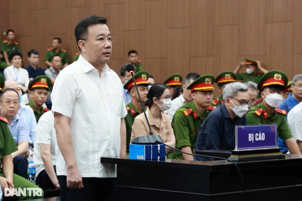 Ông Chử Xuân Dũng có được giảm án sau khi có đơn của 71 cán bộ, giáo viên? - 1 Ông Chử Xuân Dũng có được giảm án sau khi có đơn của 71 cán bộ, giáo viên? - 1