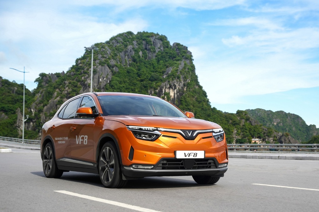 Chủ tịch Vingroup ra mắt công ty cho thuê xe và taxi điện Vinfast - 1 Chủ tịch Vingroup ra mắt công ty cho thuê xe và taxi điện Vinfast - 1