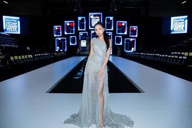 Người đẹp Thể thao Phù Bảo Nghi tự tin làm MC tiếng Anh